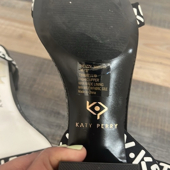 Katy Perry The IZZY Elastic Patent Heeled Sandals Black size 7M/37 Black White - Picture 11 of 11